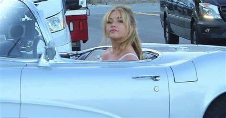 Florence Pugh car collection
